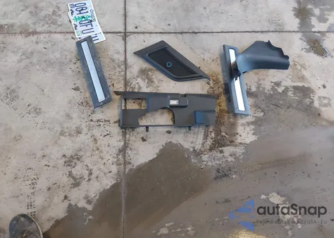 2018 Land Rover Discovery Hse Luxury from USA, damaged, VIN SALRT2RV9JA077091